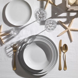 Piatti bicchieri e posate da cucina - INTERIOR DREAM DESIGN