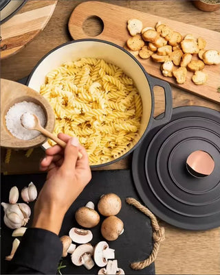 Set 4 Pentole Padelle Teglie Cucina Forno Ghisa Smaltata Diversi Colori Antiaderenti Arredamento Stoviglie Casa - INTERIOR DREAM DESIGN